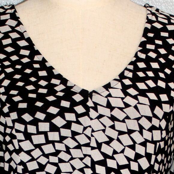 HAANI Geometric Fit & Flare Dress Size PM - Picture 10 of 11